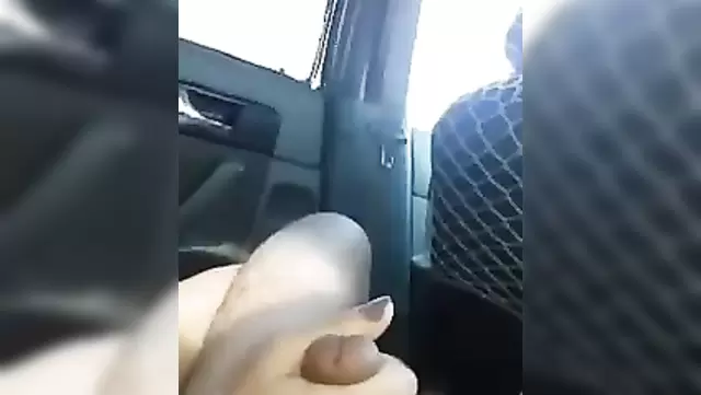 Дрочка члена для узбека в машине